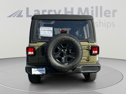 Used 2026 Jeep Wrangler Unlimited Sport AWD/4WD image 4