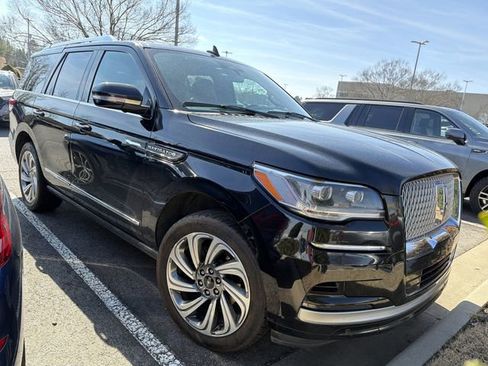 Used 2024 Lincoln Navigator Reserve AWD/4WD image 6