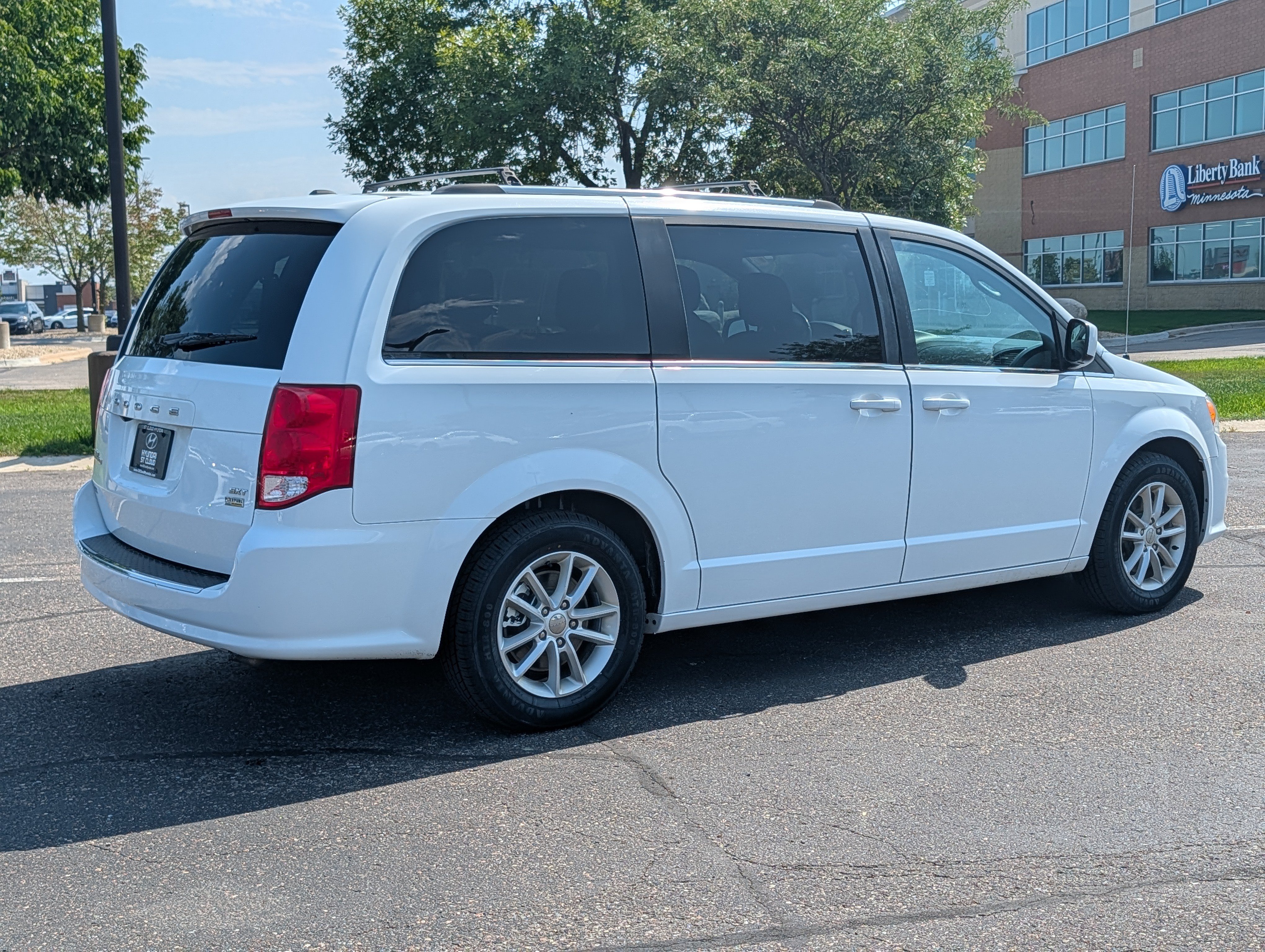 Used 2019 Dodge Grand Caravan SXT FWD image 5