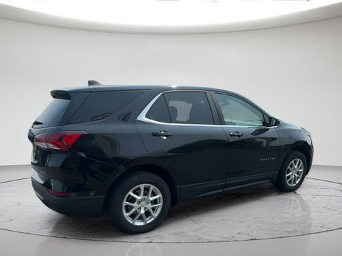 Used 2022 Chevrolet Equinox LT w/ Driver Convenience Package AWD/4WD image 7