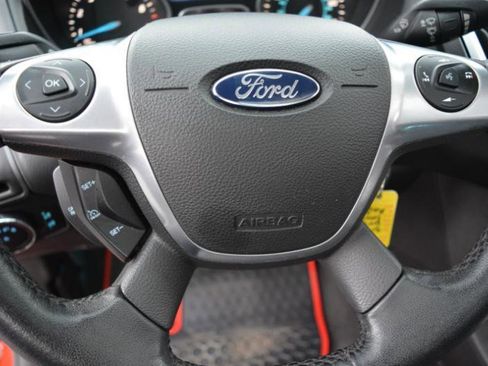 Used 2014 Ford Focus SE w/ Equipment Group 201A FWD image 19