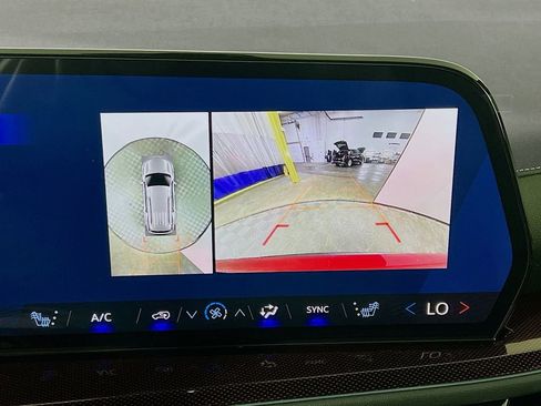 New 2026 Chevrolet Traverse Z71 w/ Driver Confidence Package image 14