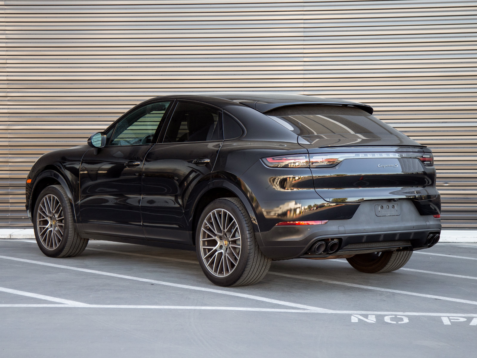 Certified 2023 Porsche Cayenne S AWD/4WD image 3