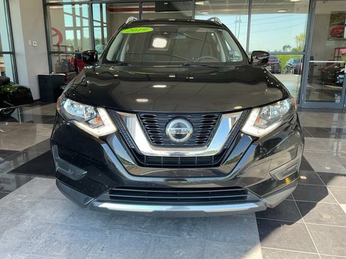 Used 2019 Nissan Rogue SV FWD image 2