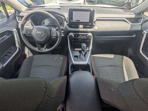 Used 2025 Toyota RAV4 XLE AWD/4WD image 17