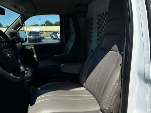 Used 2021 Chevrolet Express 2500 Extended RWD image 13