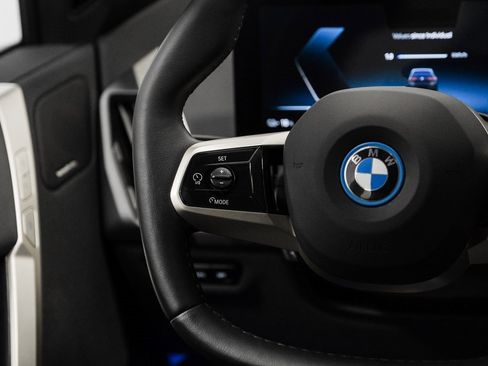 Used 2025 BMW iX xDrive50 image 23