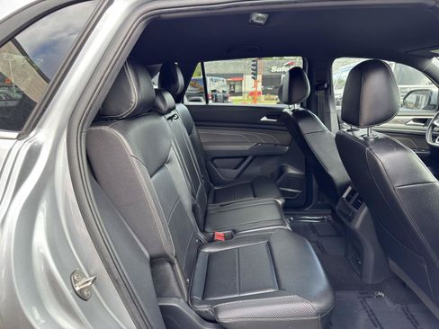 Used 2021 Volkswagen Atlas Cross Sport SE FWD image 39