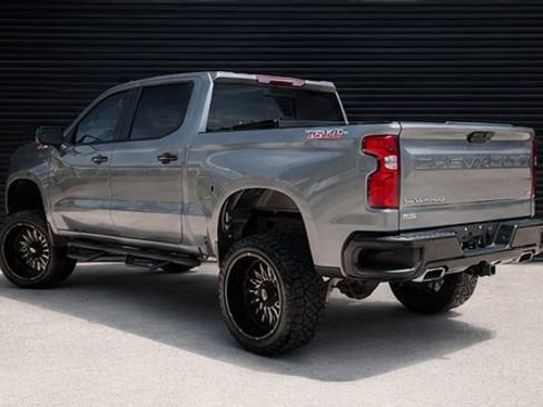 Used 2021 Chevrolet Silverado 1500 LT Trail Boss w/ Convenience Package II AWD/4WD image 3