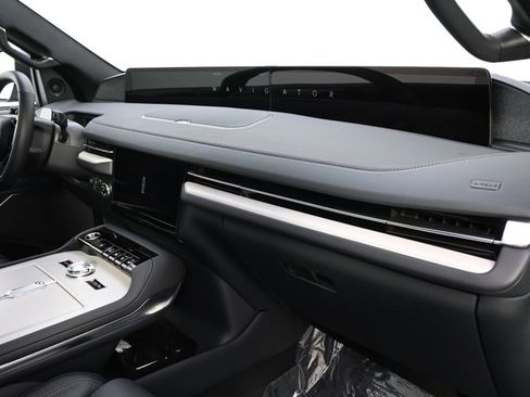 New 2026 Lincoln Navigator L Reserve w/ Jet Appearance Package image 15