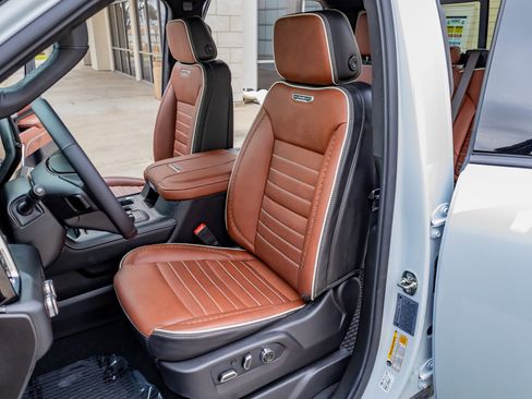 Used 2026 GMC Sierra 3500 Denali Ultimate image 29