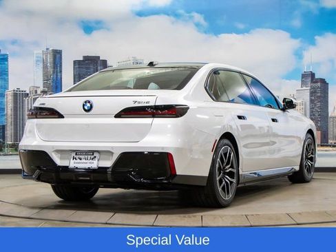 Used 2025 BMW 750e xDrive w/ Executive Package AWD/4WD image 8