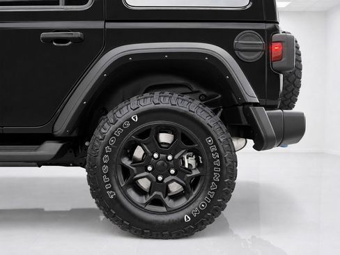 Used 2023 Jeep Wrangler Unlimited w/ Sun & Screen Package AWD/4WD image 10