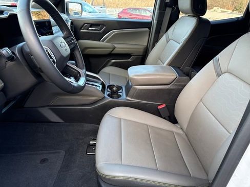 Used 2026 Chevrolet Colorado ZR2 image 11