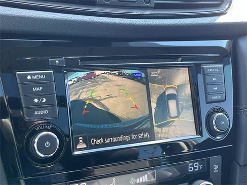 Used 2018 Nissan Rogue SL w/ Premium Package image 36