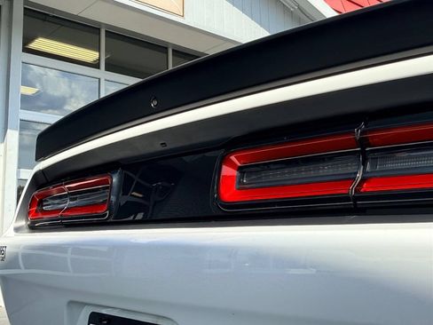 Used 2019 Dodge Challenger R/T Scat Pack RWD image 9