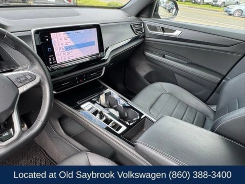 Used 2024 Volkswagen Atlas Cross Sport SEL R-Line AWD/4WD image 30