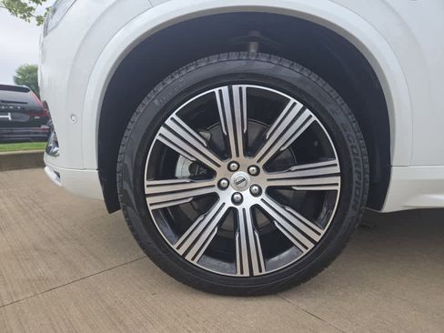 Used 2025 Volvo XC90 T8 Ultra w/ Protection Package Premier image 4