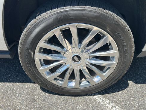 Used 2016 Cadillac Escalade ESV Premium AWD/4WD image 18
