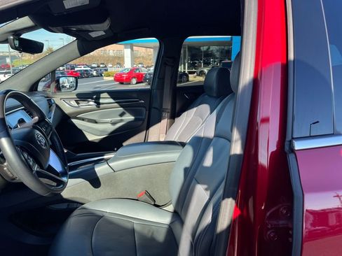 Used 2024 Buick Enclave Premium image 19