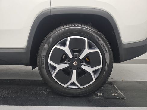 Used 2024 Rivian R1S Adventure Quad AWD/4WD image 10