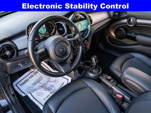 Used 2022 MINI Cooper 4-Door Hardtop image 16