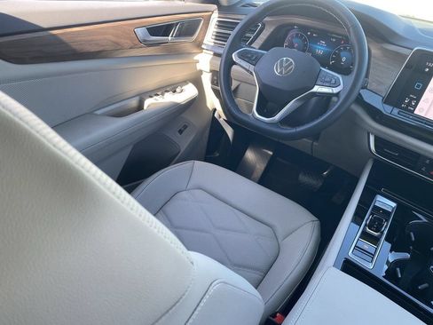 New 2026 Volkswagen Atlas SE FWD image 10