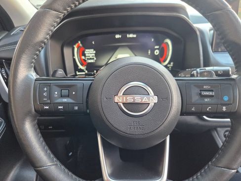 Used 2024 Nissan Rogue SL AWD/4WD image 7
