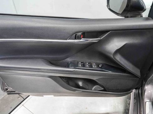 Used 2019 Toyota Camry SE w/ Protection Package (Q2) FWD image 21