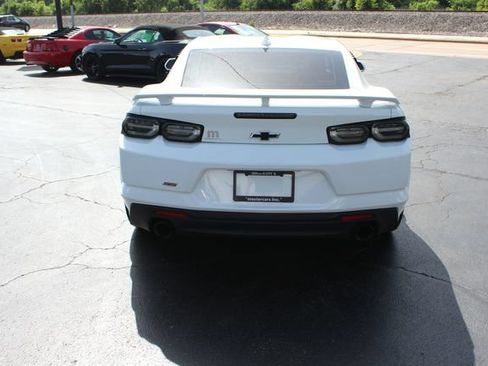 Used 2021 Chevrolet Camaro SS RWD image 12