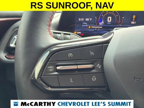 Used 2024 Chevrolet Traverse RS FWD image 19