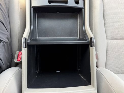 Used 2016 Kia Sedona LX w/ LX Convenience Package FWD image 36