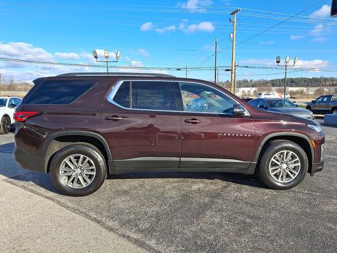 Used 2022 Chevrolet Traverse LT image 8