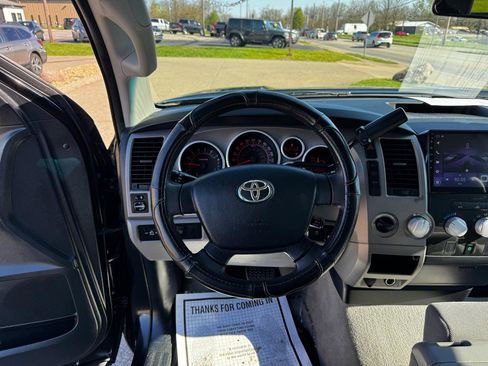Used 2011 Toyota Tundra 4x4 CrewMax w/ Tow Pkg image 12