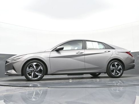 Certified 2023 Hyundai Elantra SEL w/ Convenience Package image 41