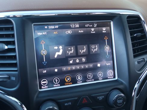 Used 2018 Jeep Grand Cherokee Summit w/ Platinum Series Group image 24