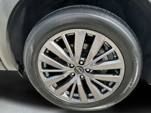 Used 2024 Nissan Pathfinder SL w/ SL Premium Package FWD image 31