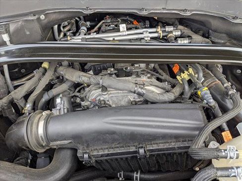 Certified 2025 Ford Explorer ST-Line w/ ST-Line Street Pack image 22