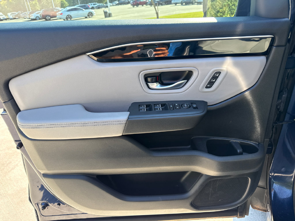 Used 2025 Honda Pilot EX-L image 13