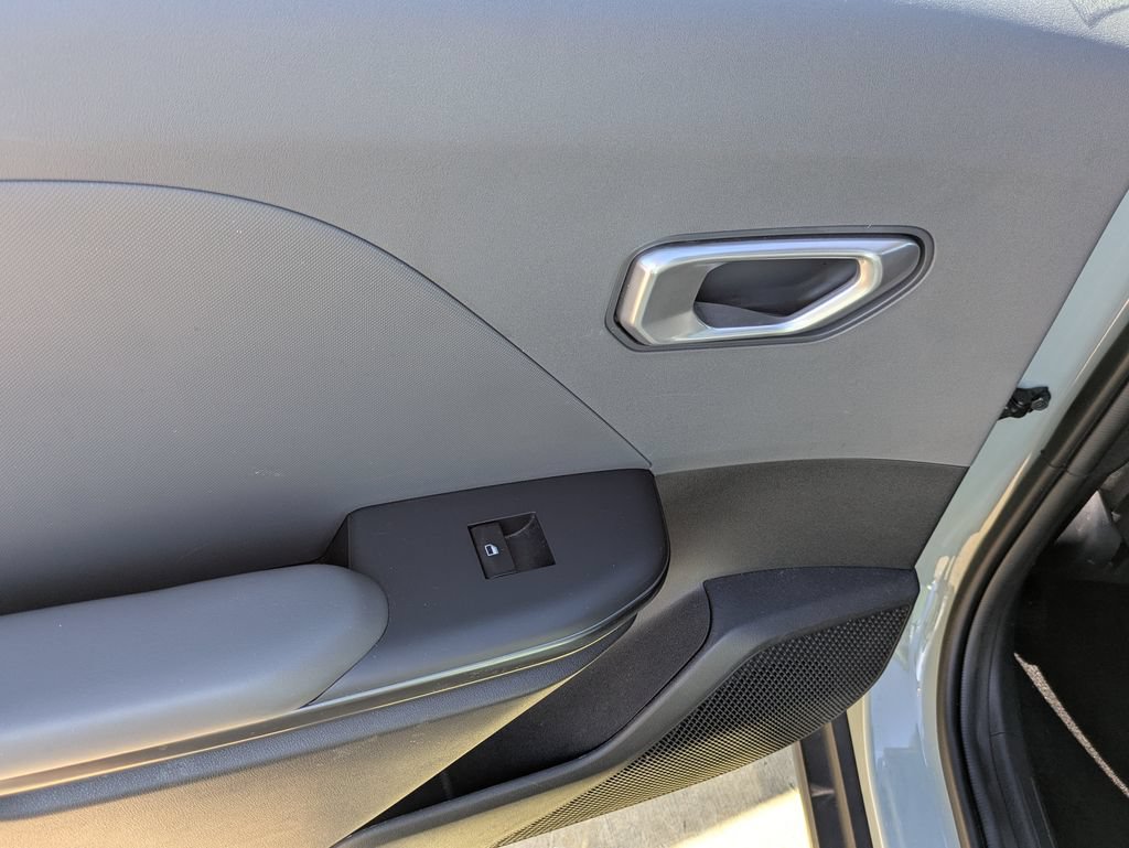 Used 2025 Kia K4 FWD image 7