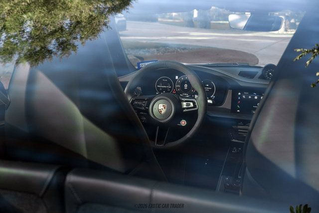 Used 2025 Porsche 911 Carrera S RWD image 31