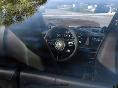 Used 2025 Porsche 911 Carrera S RWD image 31