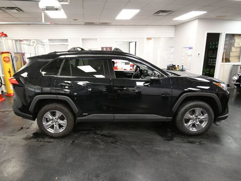 Certified 2022 Toyota RAV4 XLE image 8