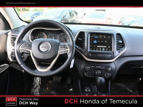 Used 2016 Jeep Cherokee Latitude image 8