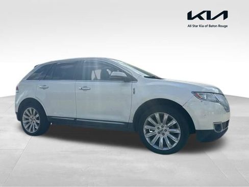 Used 2013 Lincoln MKX FWD image 1