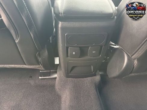 Used 2023 Ford Explorer XLT w/ Equipment Group 202A AWD/4WD image 28