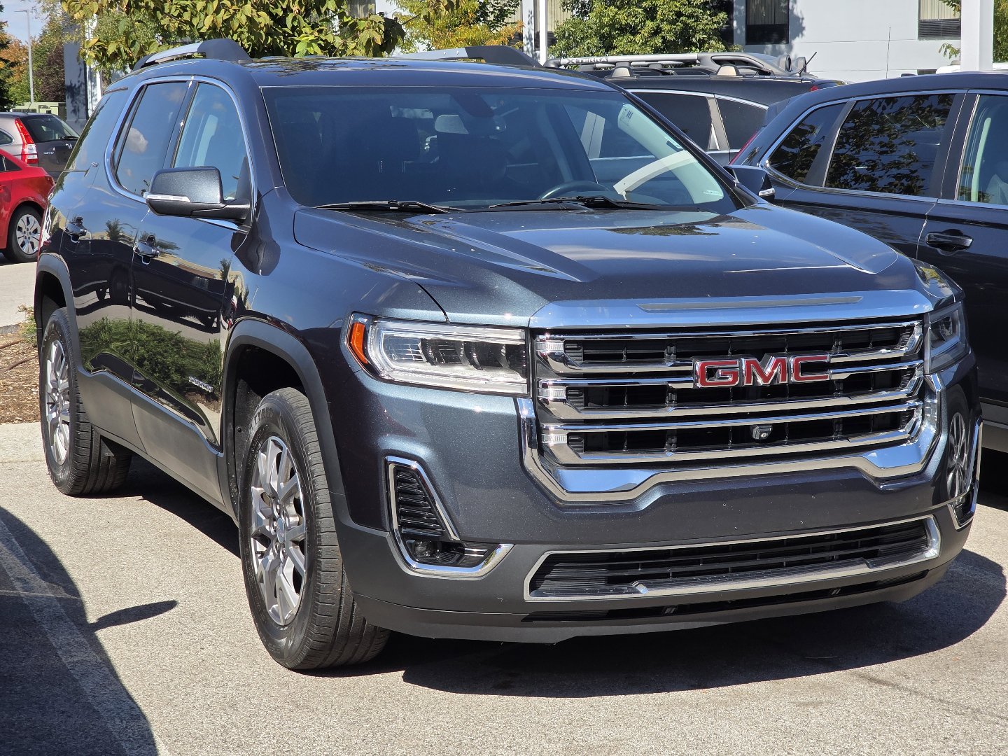 Used 2020 GMC Acadia SLT w/ Premium Package AWD/4WD image 2