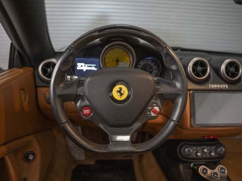 Used 2010 Ferrari California image 39
