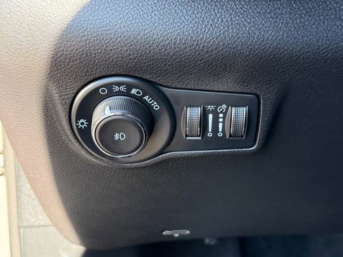 Used 2023 Jeep Compass Trailhawk image 22