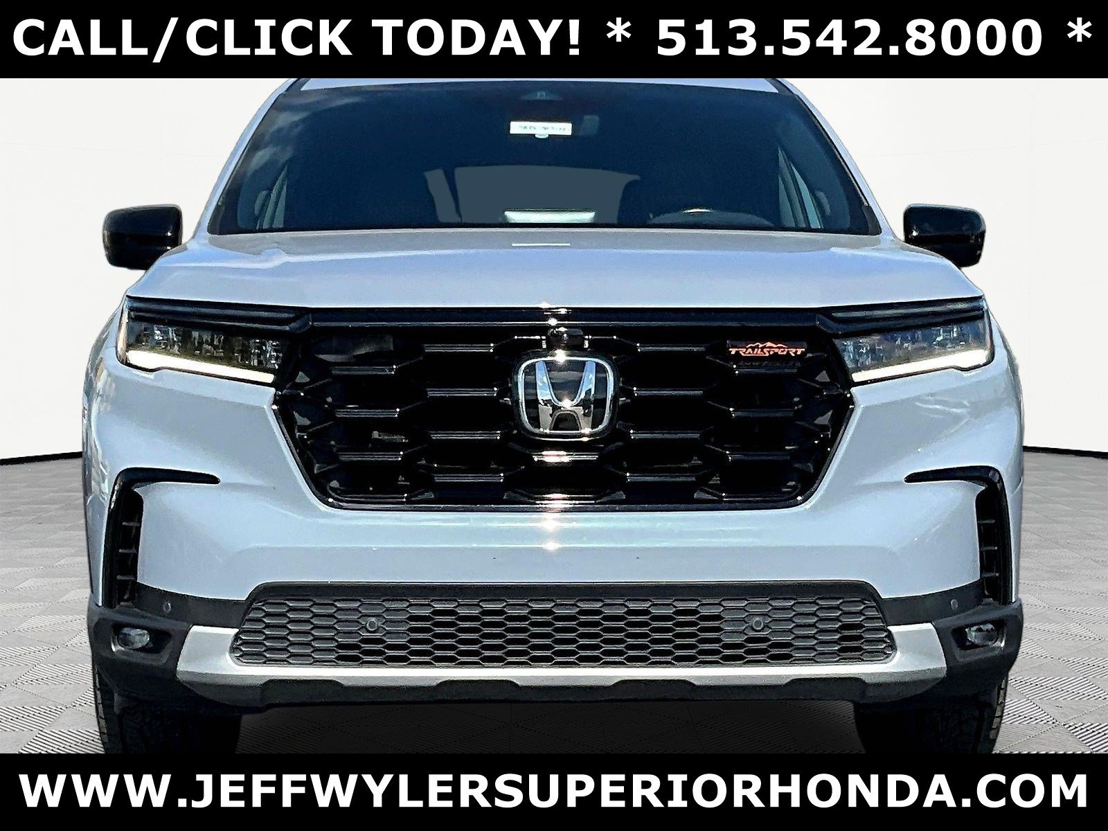 Used 2024 Honda Pilot TrailSport image 2